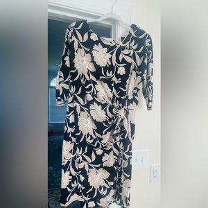 Signature By Robbie Bee Dress